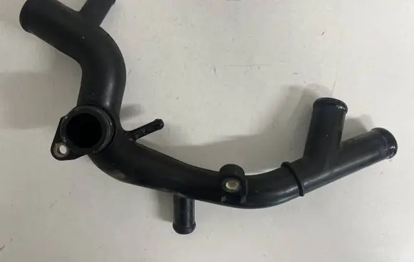 Mercedes-Benz A W168 Engine coolant pipe/hose a6682000752