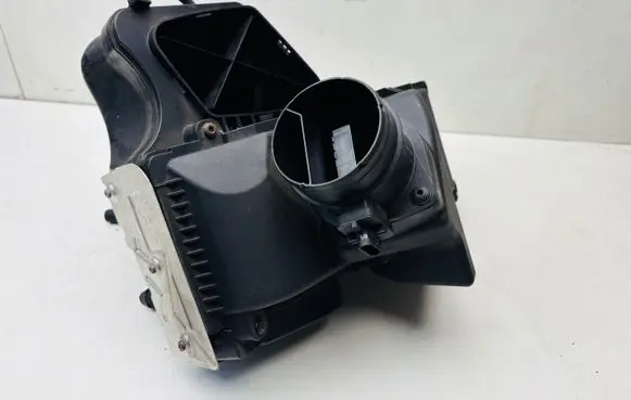 Audi A5 Sportback 8TA Air filter box 8K0133837BF 8K0133843E