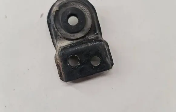 Volvo S40, V40 Radiator mount bracket MB925655 925655