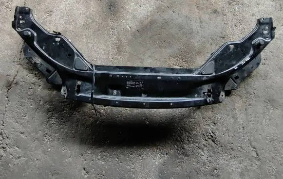 Volvo V70 Radiator support slam panel 