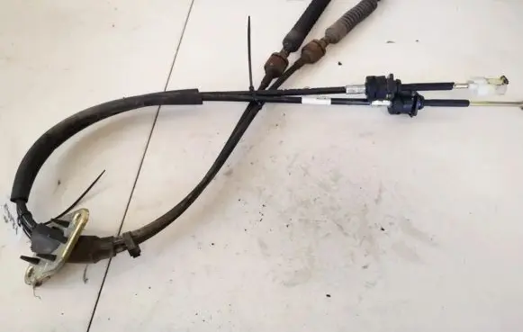 Mitsubishi Carisma Gear shift cable linkage 30611697