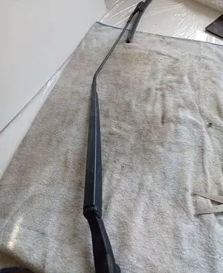 Windshield/front glass wiper blade