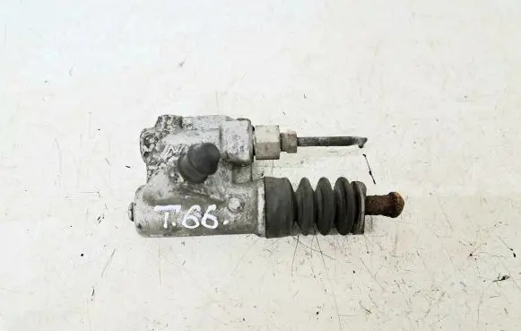 Honda Accord Clutch slave cylinder 