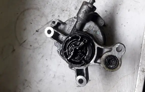 Peugeot 407 Vacuum pump