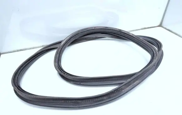 Volvo S80 Trunk rubber seal (body) 