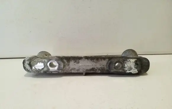 Volvo XC40 Engine mounting bracket 32137504
