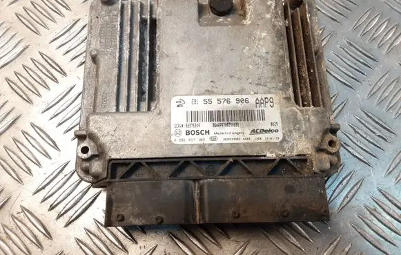 Opel Insignia A Engine control unit/module 55576906