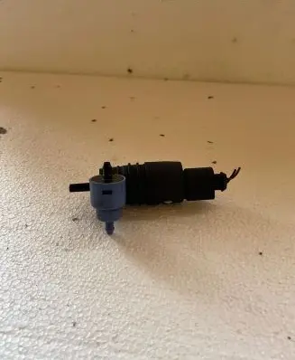 Mercedes-Benz C W203 Windscreen/windshield washer pump A0335450228