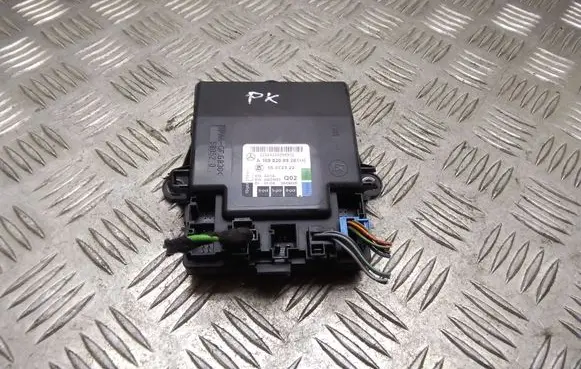 Mercedes-Benz B W245 Door control unit/module A1698206926