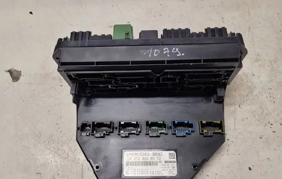 Mercedes-Benz E W212 Fuse module A2129006012 A2129015304