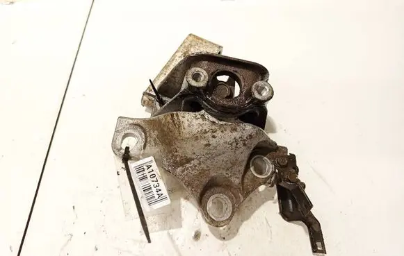 Engine mount bracket