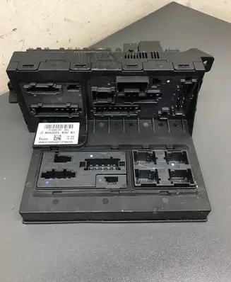 Mercedes-Benz CLS C219 Fuse module