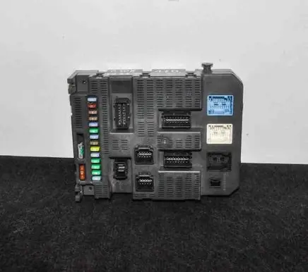 Peugeot 308 Central body control module 9663798180