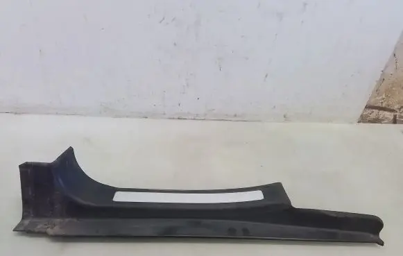 Mercedes-Benz C W203 Side skirt rear trim 