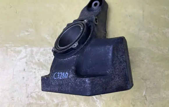 Mercedes-Benz C W204 Engine mounting bracket A6462230604