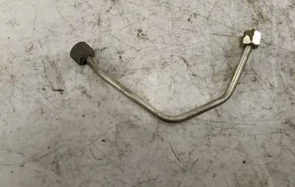Fuel injector supply line/pipe