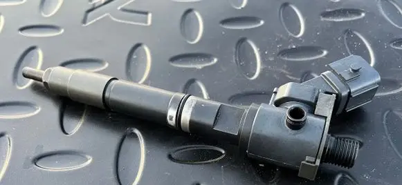 Volvo V40 Fuel injector 31336878 04T23616