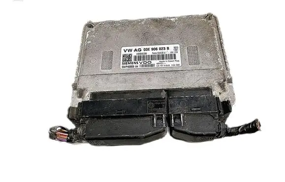 Volkswagen Polo IV 9N3 Engine control unit/module 03E906023B