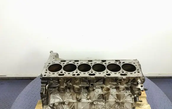 Audi A4 S4 B7 8E 8H Engine block 8575503