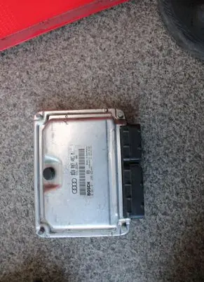 Audi A4 S4 B6 8E 8H Engine control unit/module 8E0907401M 0281011255