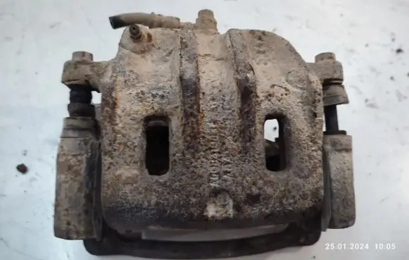 KIA Sorento Front brake caliper