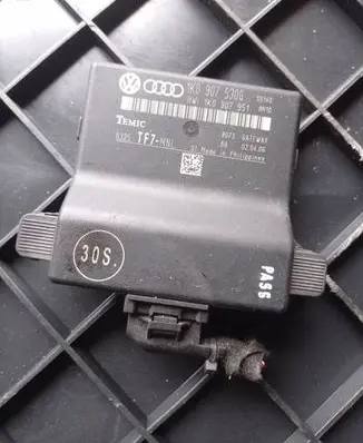 Audi A3 S3 8P Gateway control module 1K0907530G