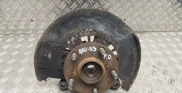 Toyota RAV 4 (XA20) Front wheel hub