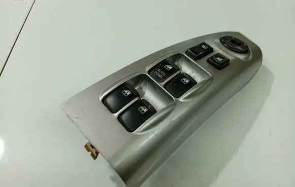 KIA Sportage Electric window control switch 