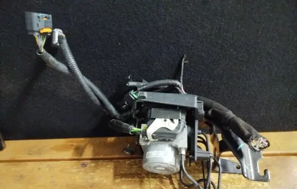 Peugeot 208 ABS Pump 9852900480