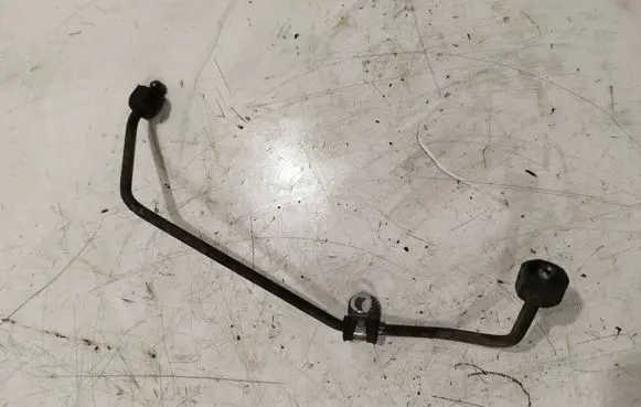Fuel injector supply line/pipe