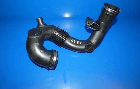 Jaguar XJ X351 Intercooler hose/pipe 9X239690AE AW939690AD