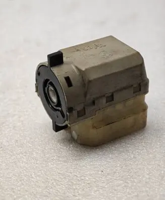 BMW 5 E39 Ignition lock contact 836370