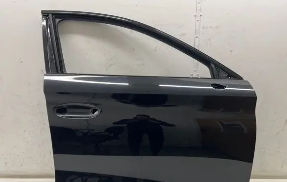Cupra Leon Front door 