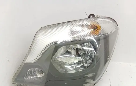 Mercedes-Benz Sprinter W906 Headlight/headlamp A9068202561 1EJ011030