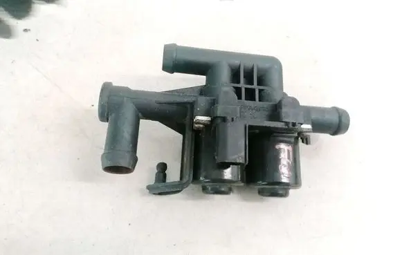 BMW 5 F10 F11 Coolant heater control valve 6411911916404