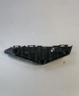Front bumper mounting bracket