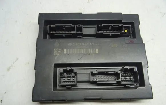 Audi A4 S4 B5 8D Comfort/convenience module 8K0907064AT