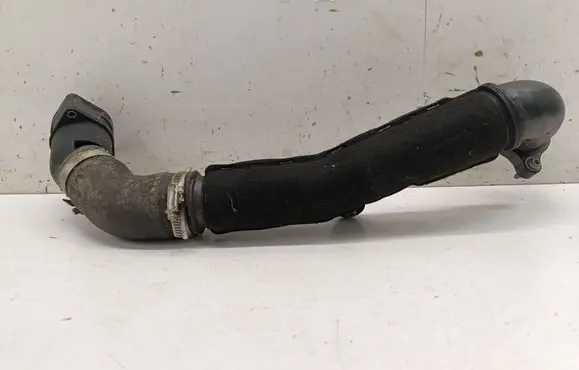 Volkswagen Golf VII Intercooler hose/pipe 04L131111M