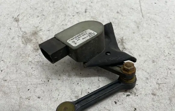 Skoda Octavia Mk2 (1Z) Headlight/headlamp level sensor 4E0907503C