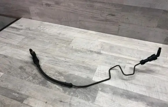 Volkswagen PASSAT B7 Clutch pipe/line 
