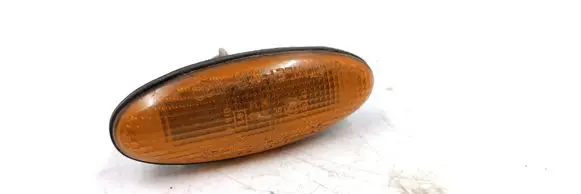 Ford Mondeo MK II Front fender indicator light 0465120