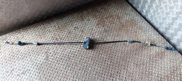 Buick Encore I Gear shift cable linkage 4983190105 49831901