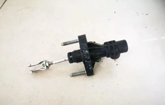 Toyota Avensis T250 Clutch master cylinder
