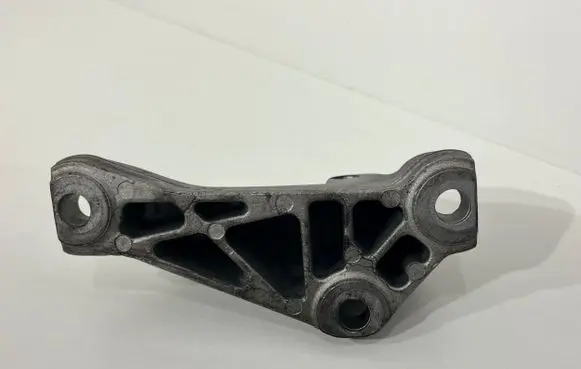 BMW X3 E83 Engine mounting bracket 17804376 24168110