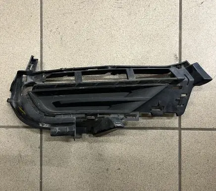 Volvo S90, V90 Front bumper lower grill 31425076