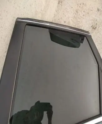 Mazda CX-7 Rear door window glass