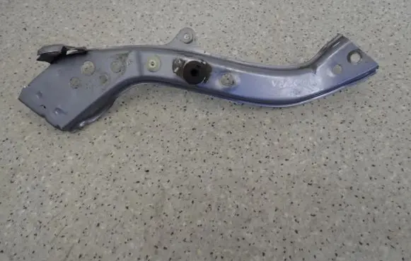 Toyota Verso Front bodywork piece 