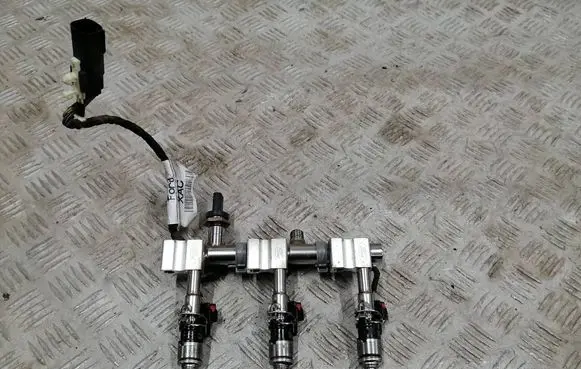 Ford Focus Fuel injector H6BG9F593AB