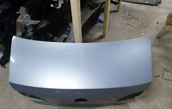 Volkswagen PASSAT B7 Tailgate/trunk/boot lid