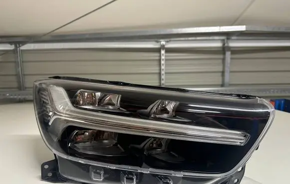 Volvo XC40 Headlight/headlamp 31655990